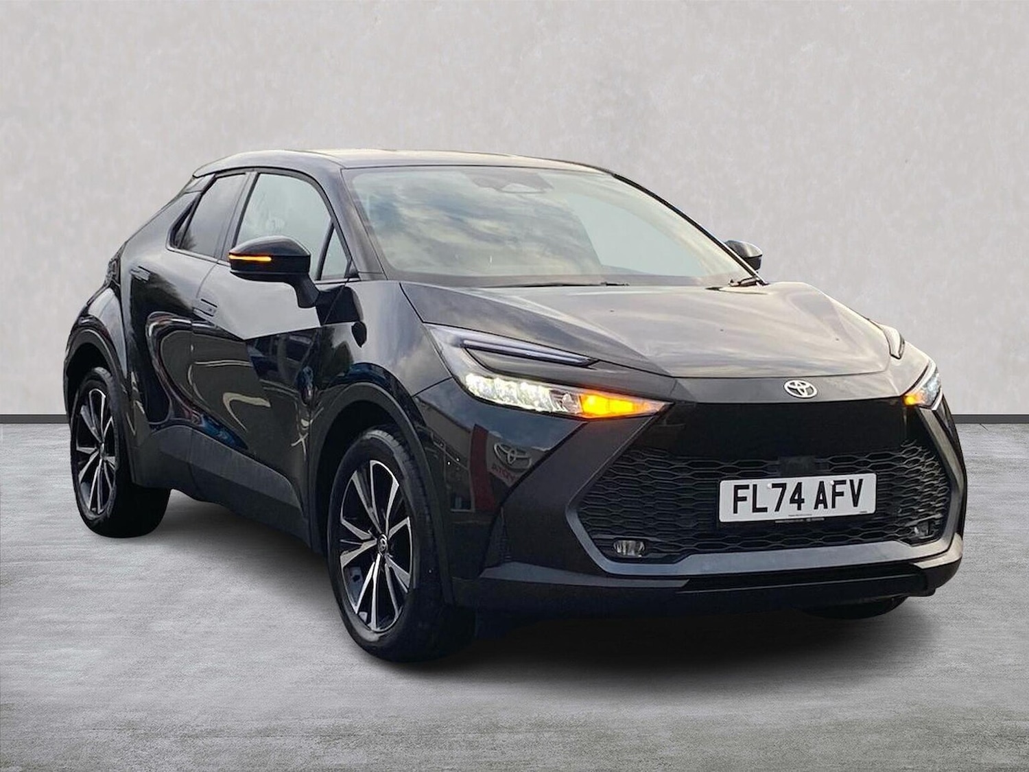 Used Toyota C-HR 2024 for sale - 76897072: Photo 1