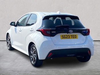 Used Toyota Yaris 2023 for sale - 79230600: Photo