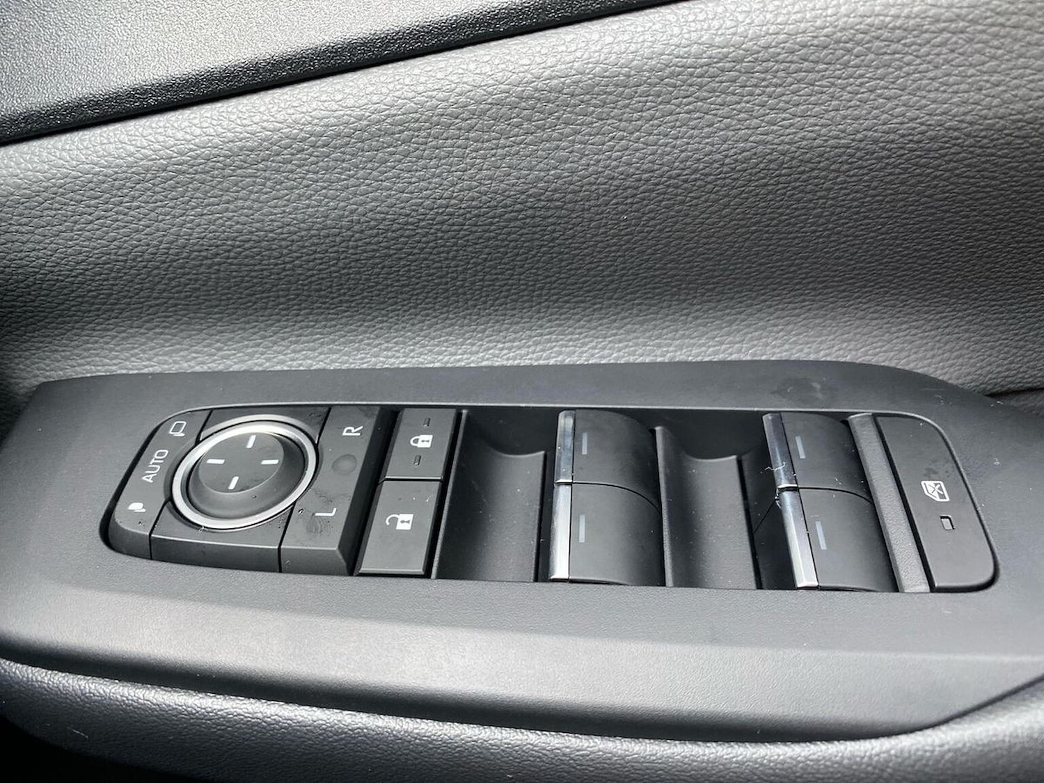 Used Toyota Prius 2025 for sale - 78121849: Photo 21