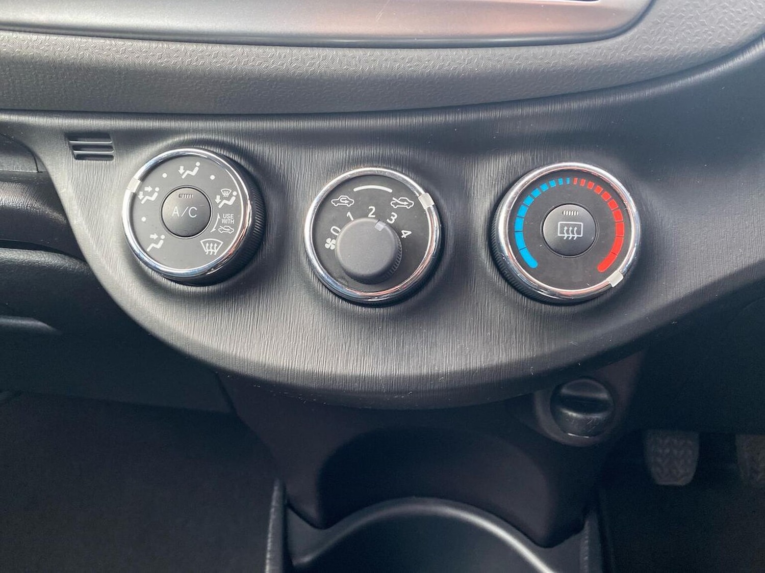 Used Toyota Yaris 2013 for sale - 76920085: Photo 12