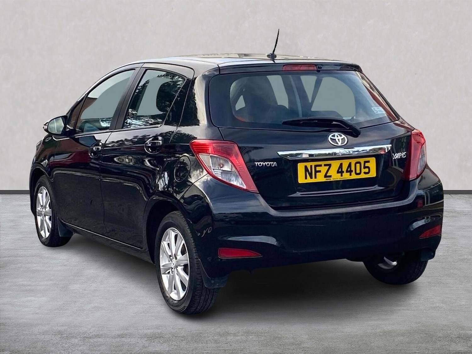 Used Toyota Yaris 2013 for sale - 76920085: Photo 2