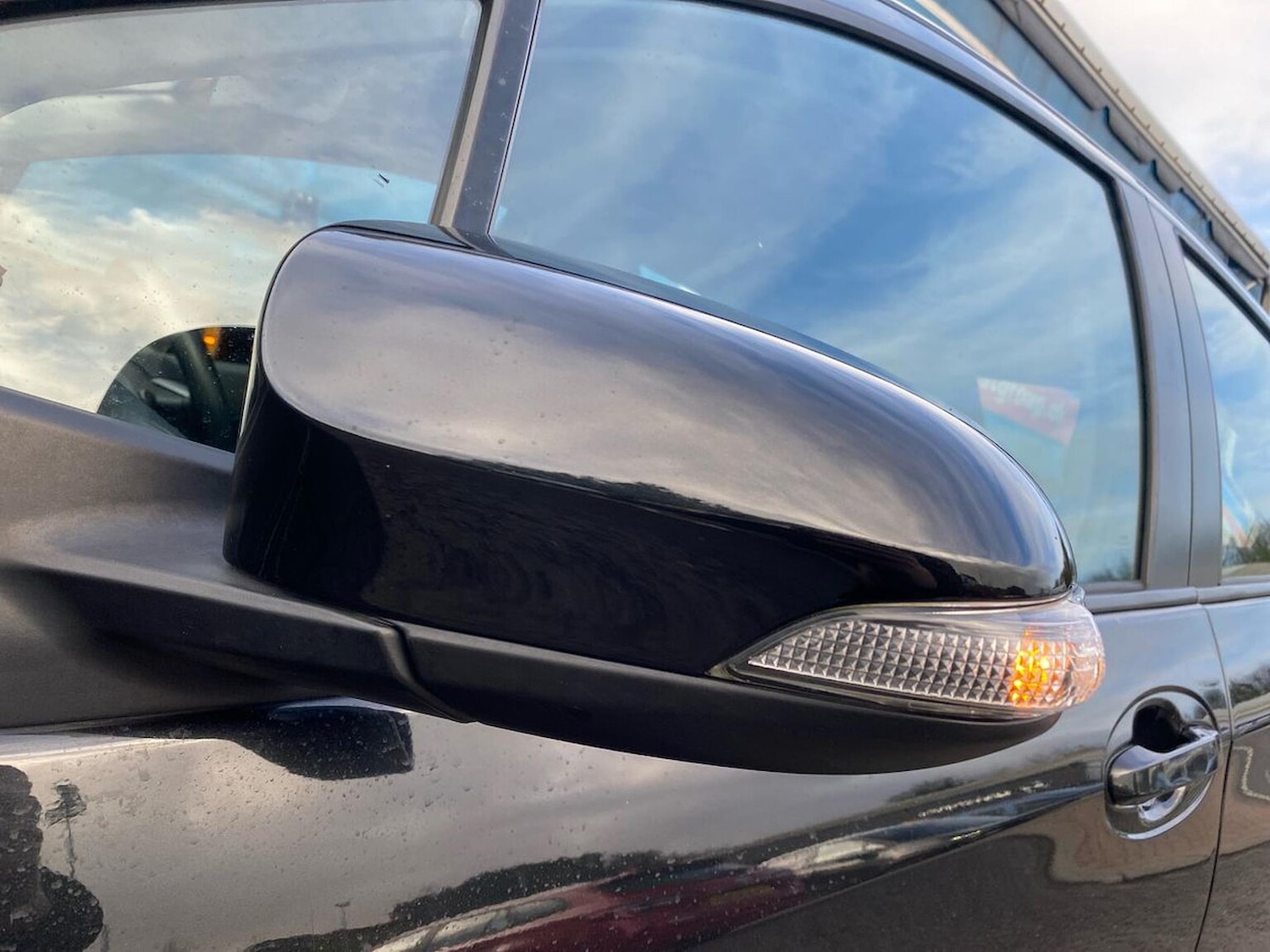 Used Toyota Yaris 2013 for sale - 76920085: Photo 31