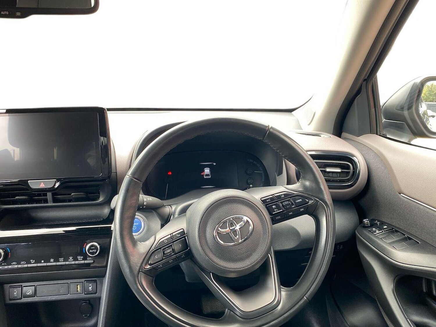 Used Toyota Yaris Cross 2023 for sale - 78192901: Photo 11