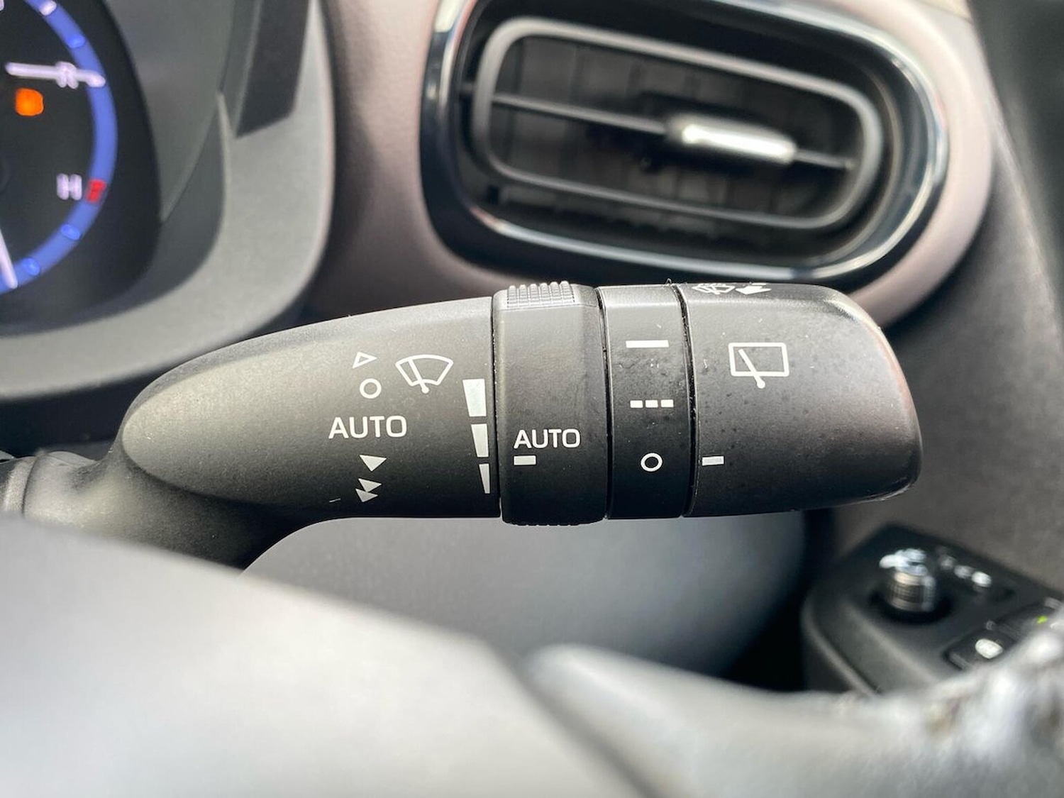 Used Toyota Yaris Cross 2023 for sale - 78192901: Photo 29