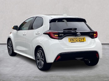 Used Toyota Yaris 2022 for sale - 76144225: Photo 2