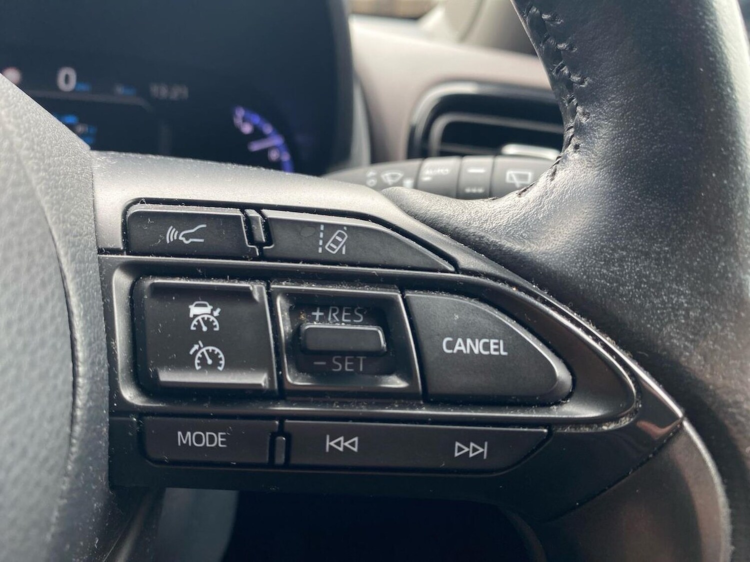 Used Toyota Yaris Cross 2022 for sale - 76198352: Photo 24