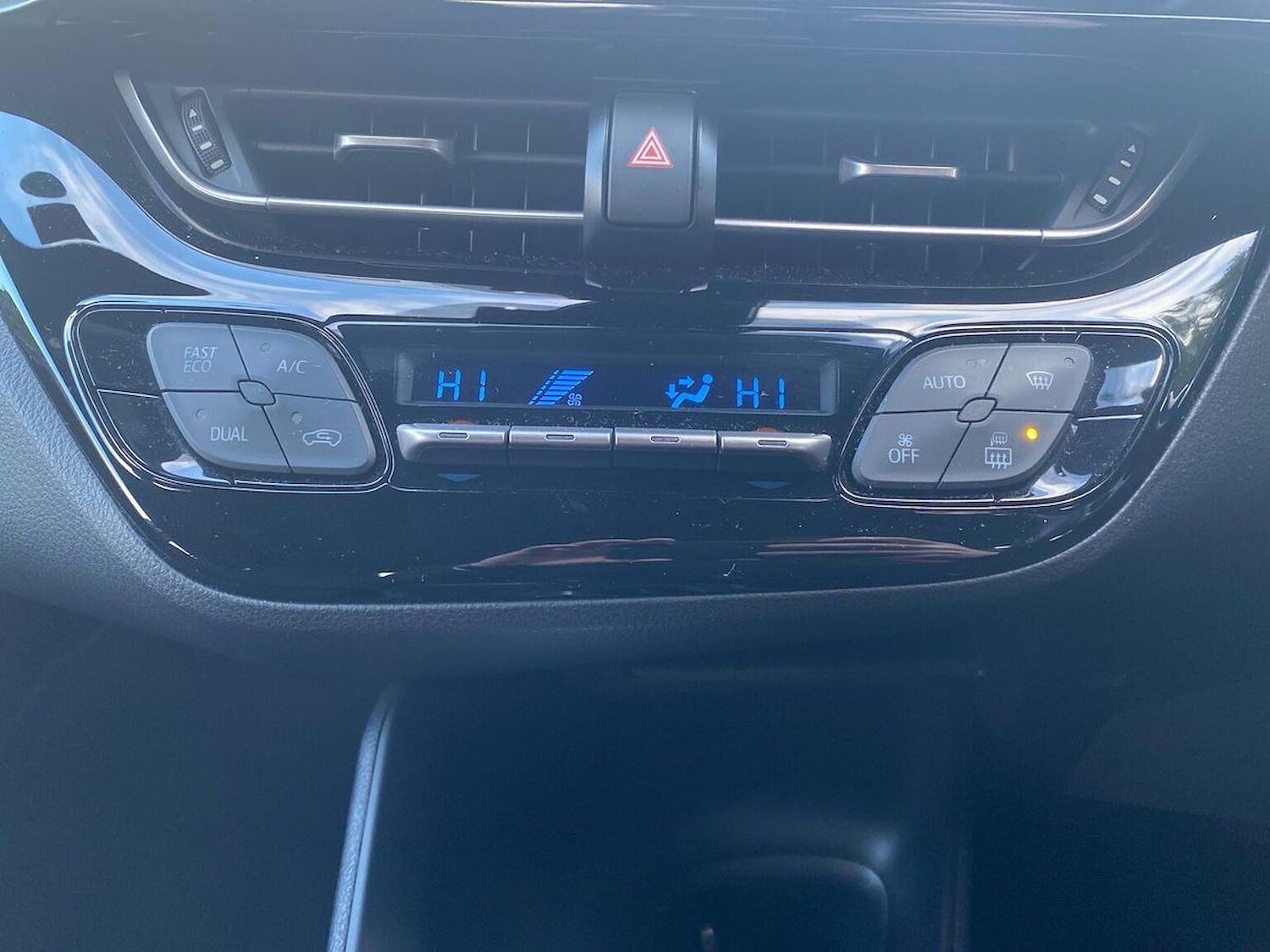 Used Toyota C-HR 2017 for sale - 76588613: Photo 12