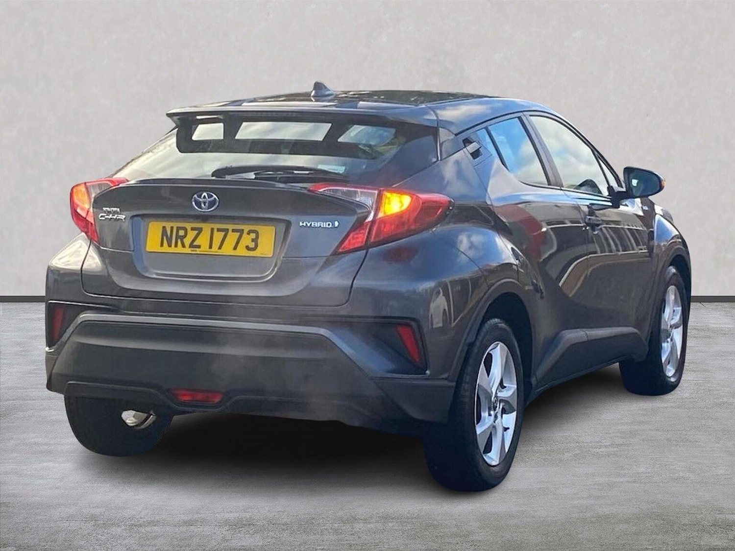 Used Toyota C-HR 2017 for sale - 76588613: Photo 18