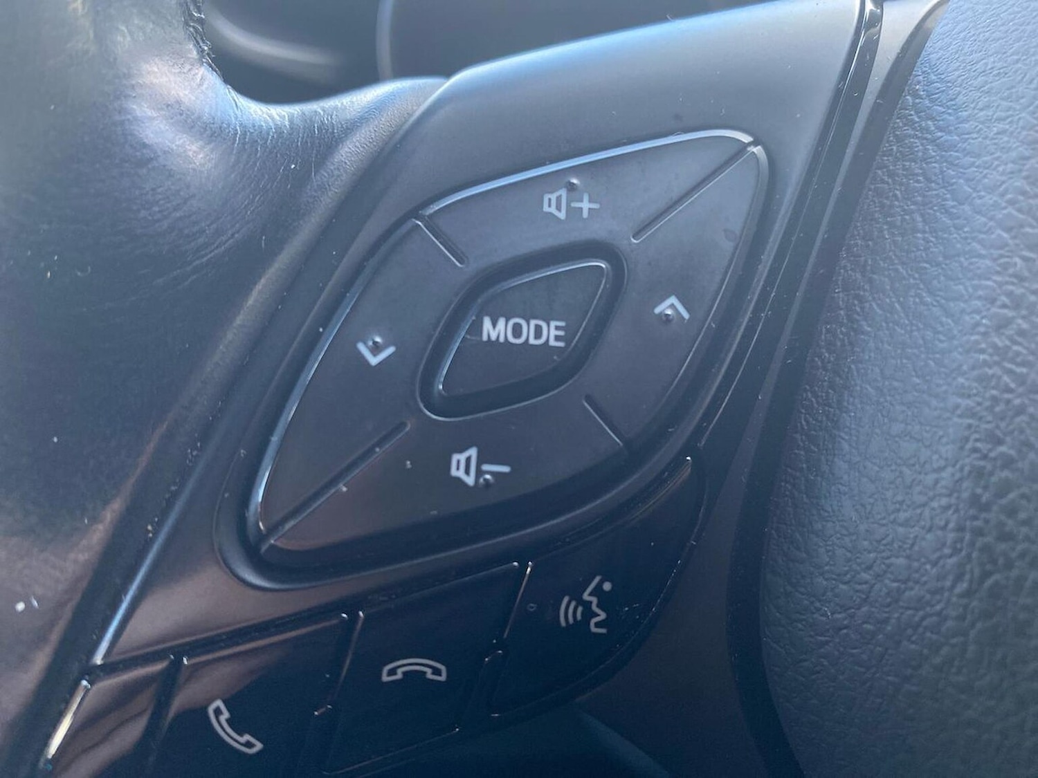 Used Toyota C-HR 2017 for sale - 76588613: Photo 26