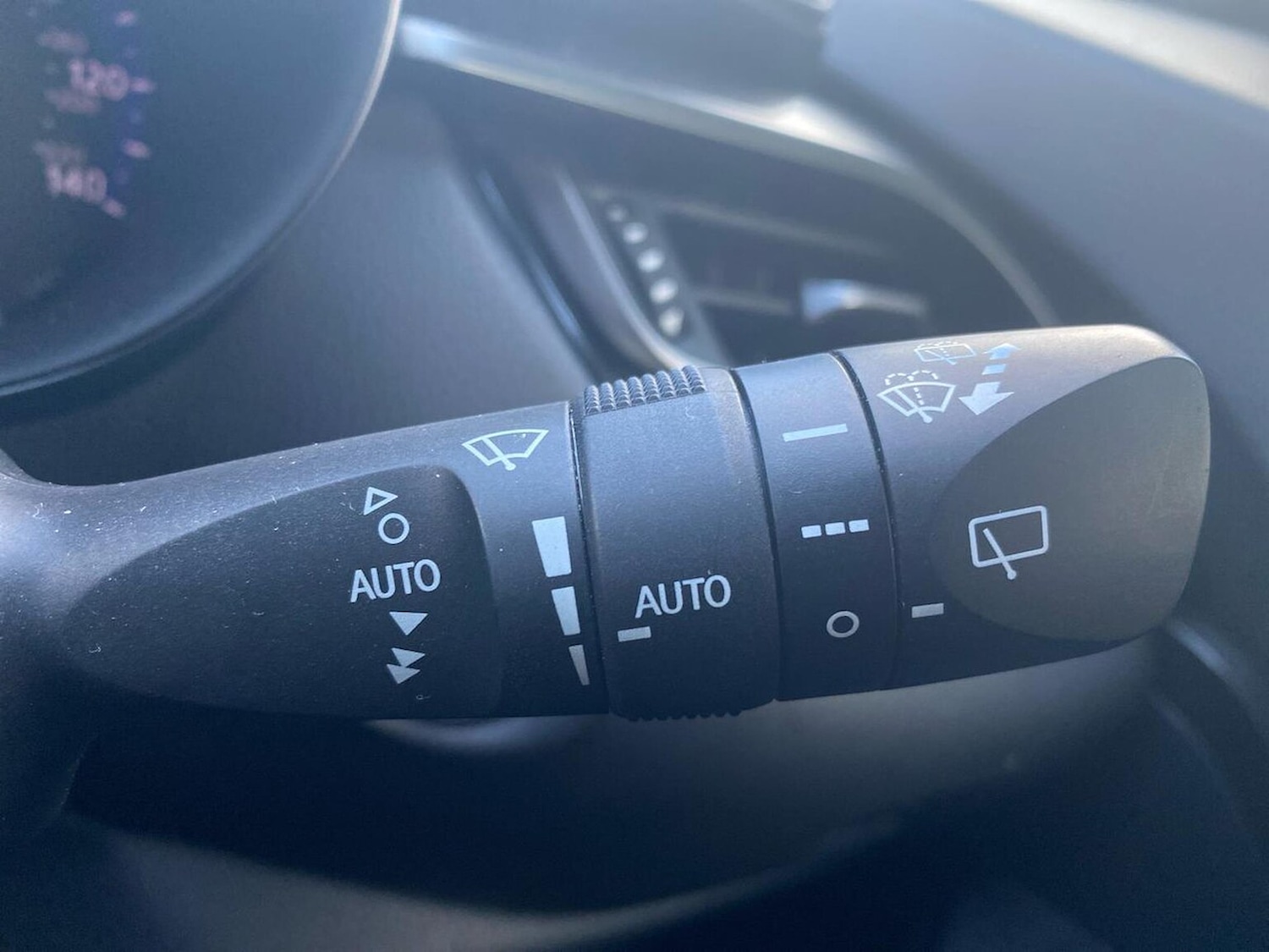 Used Toyota C-HR 2017 for sale - 76588613: Photo 27