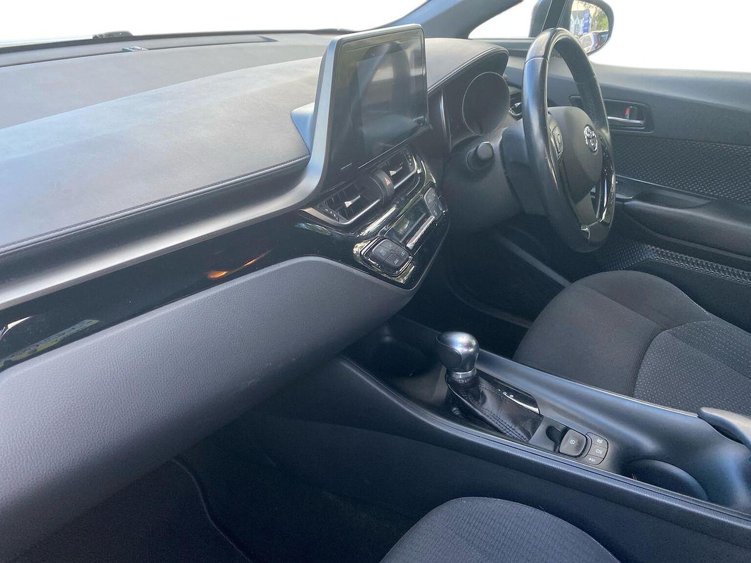 Used Toyota C-HR 2017 for sale - 76588613: Photo 7