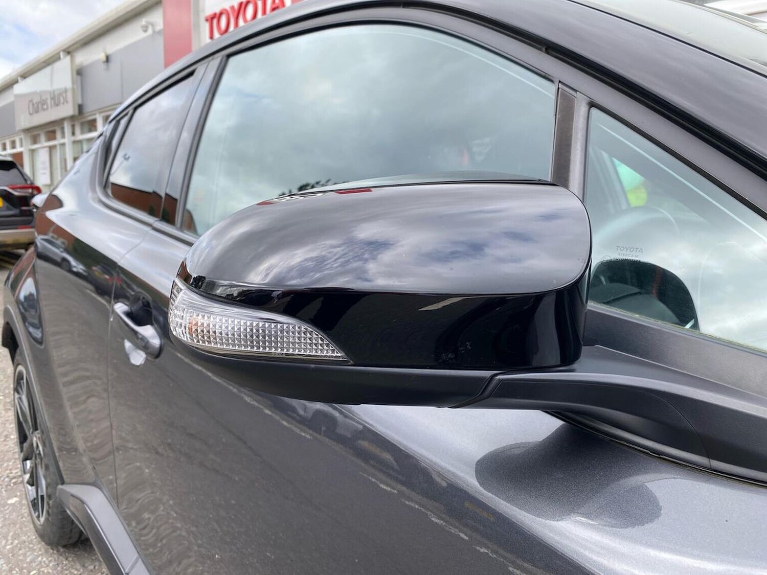 Used Toyota C-HR 2023 for sale - 78211119: Photo 32