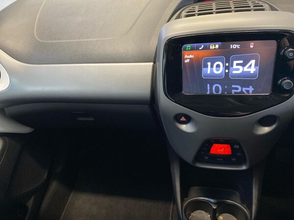 Used Toyota AYGO 2018 for sale - 76305412: Photo 13