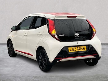 Used Toyota AYGO 2018 for sale - 76305412: Photo 2