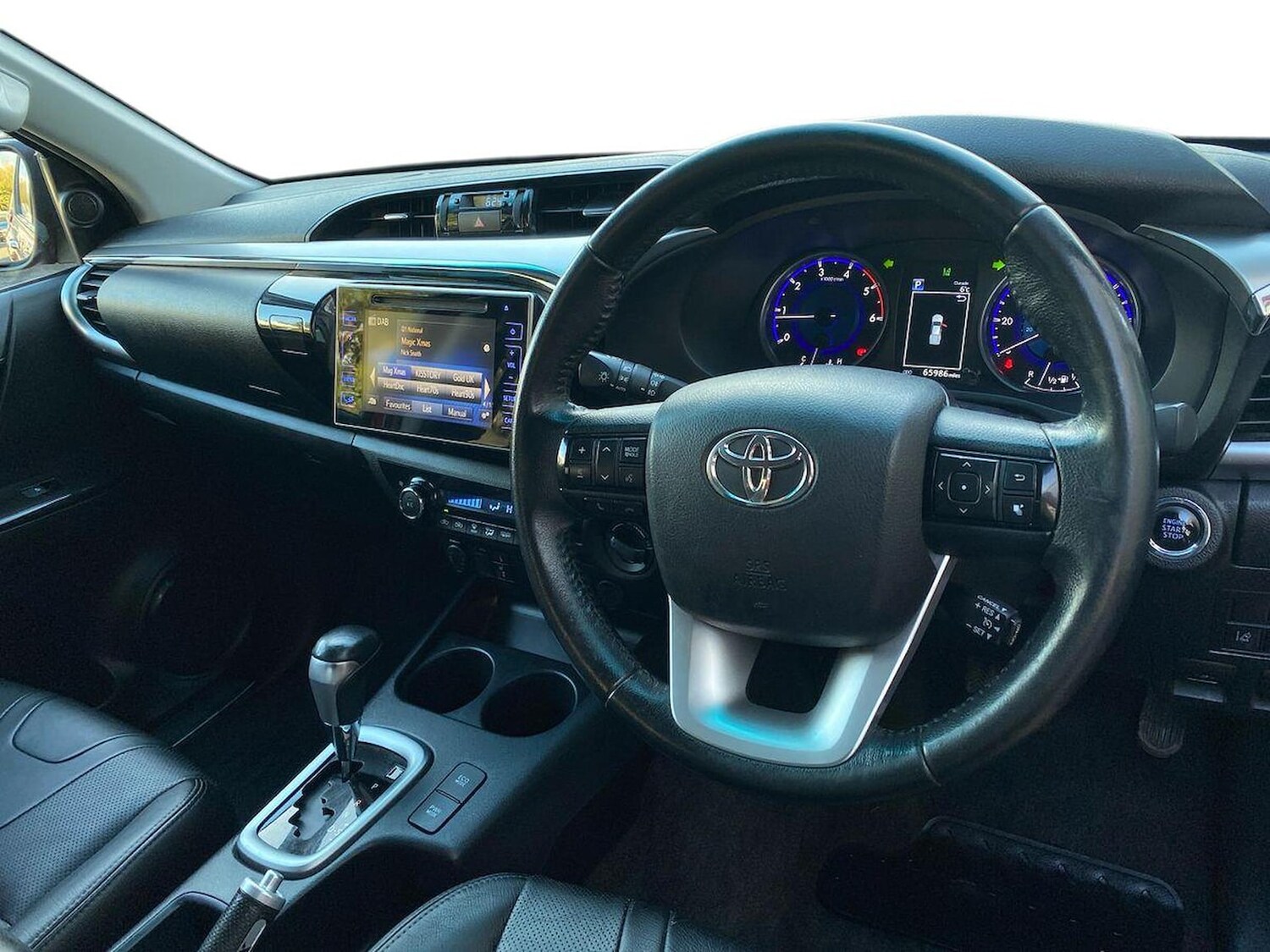 Used Toyota Hilux 2017 for sale - 76490691: Photo 9