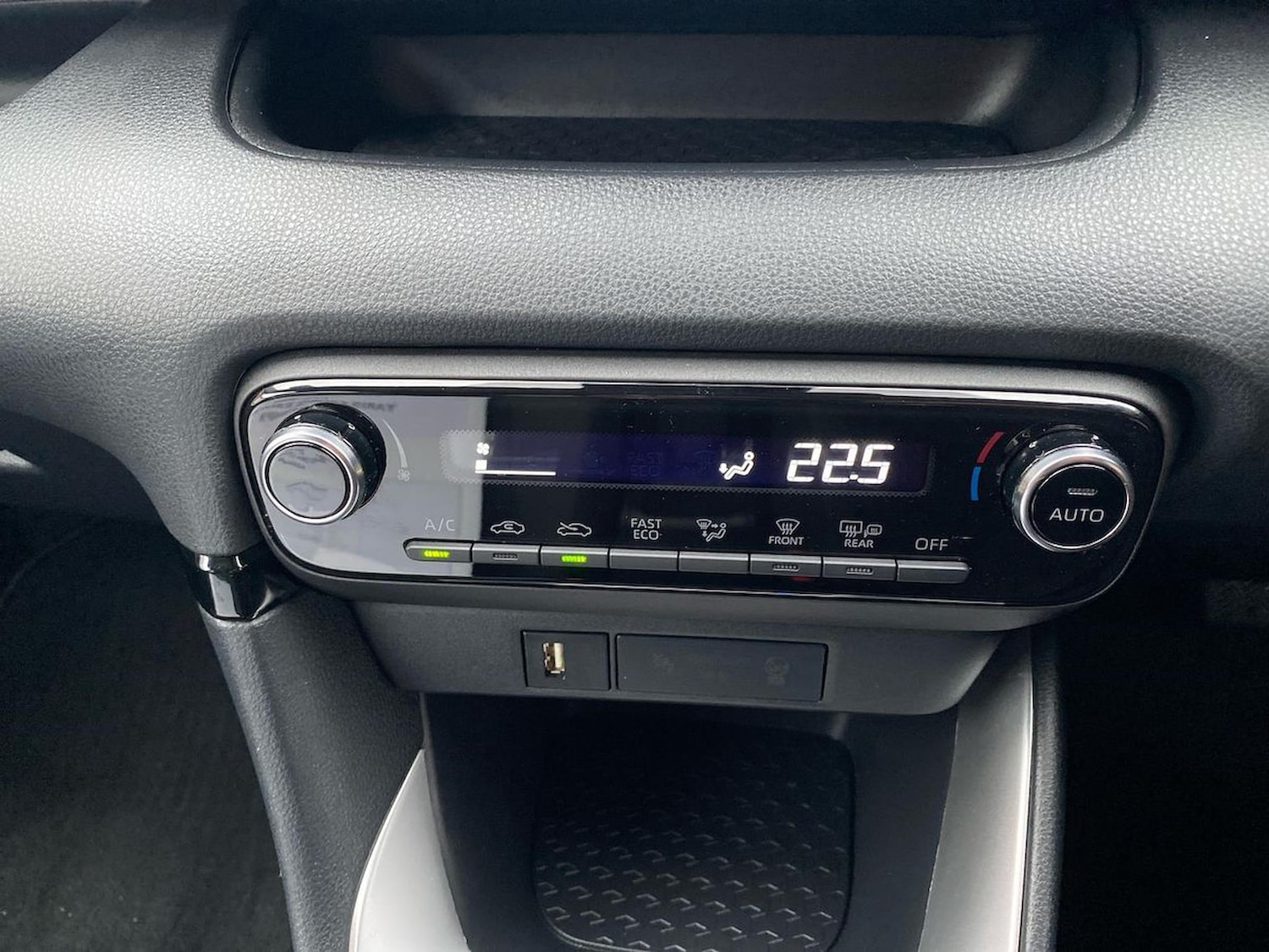 Used Toyota Yaris 2023 for sale - 76492431: Photo 12