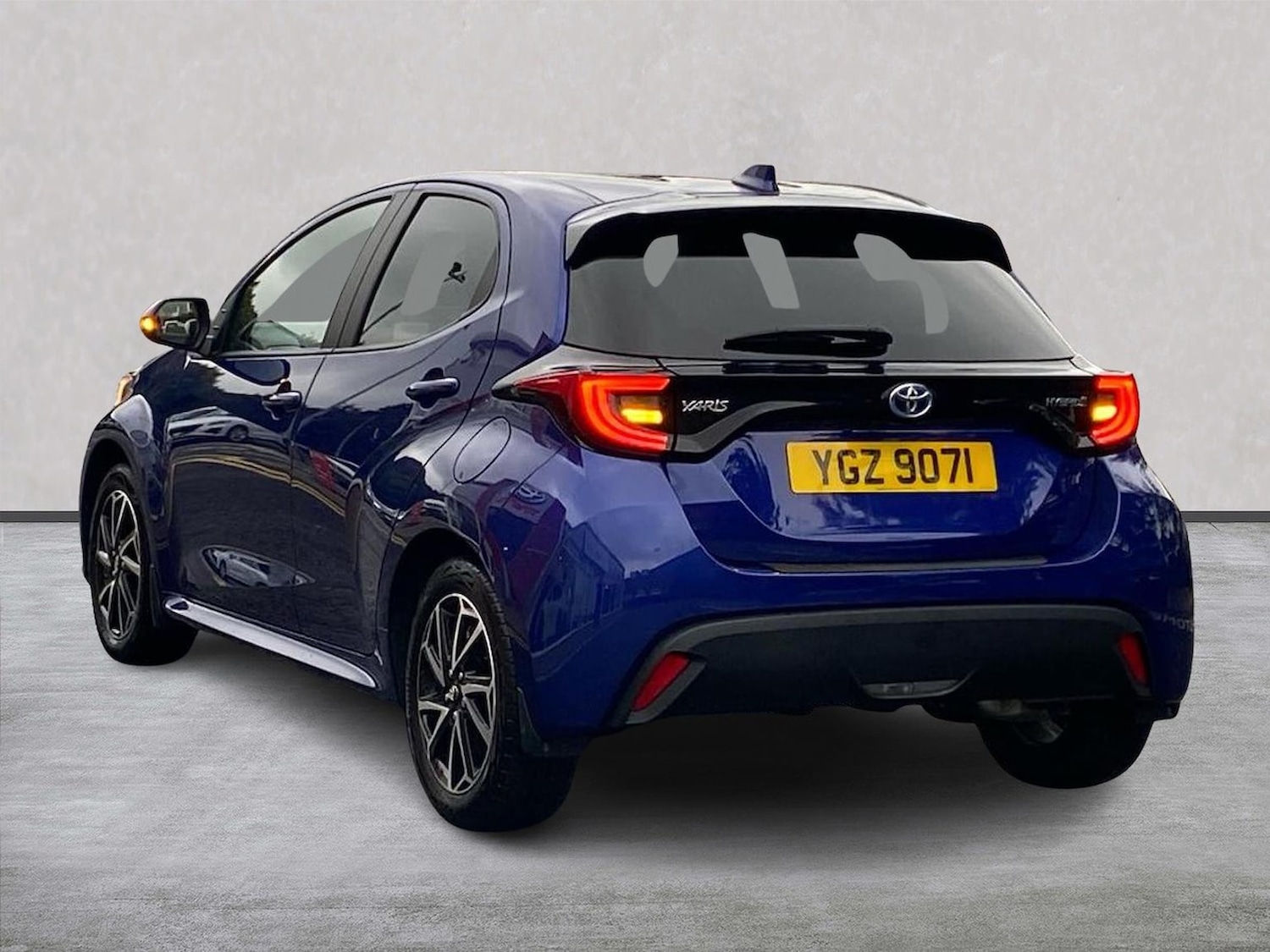 Used Toyota Yaris 2023 for sale - 76492431: Photo 2