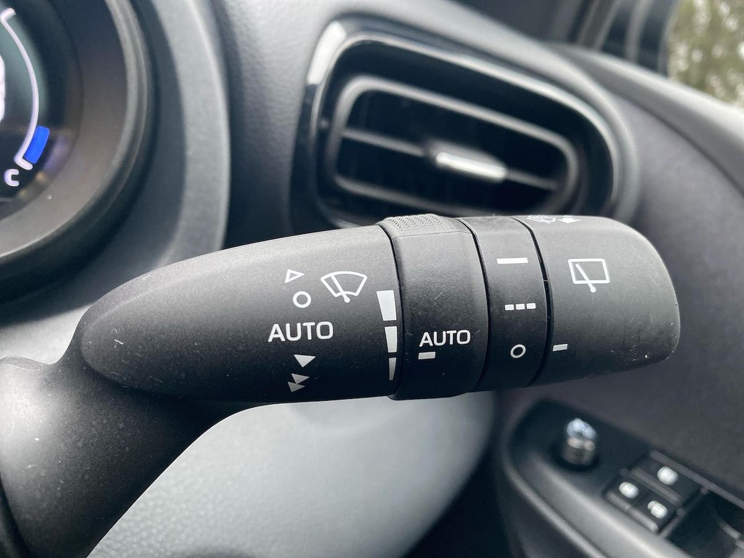 Used Toyota Yaris 2023 for sale - 76492431: Photo 26