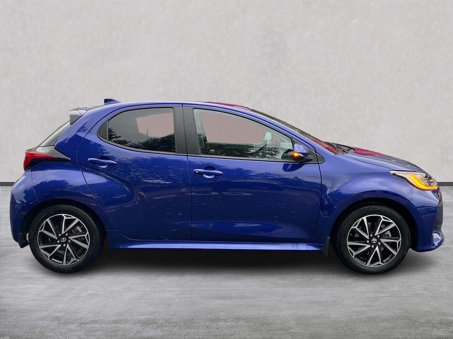 Used Toyota Yaris 2023 for sale - 76492431: Photo 3