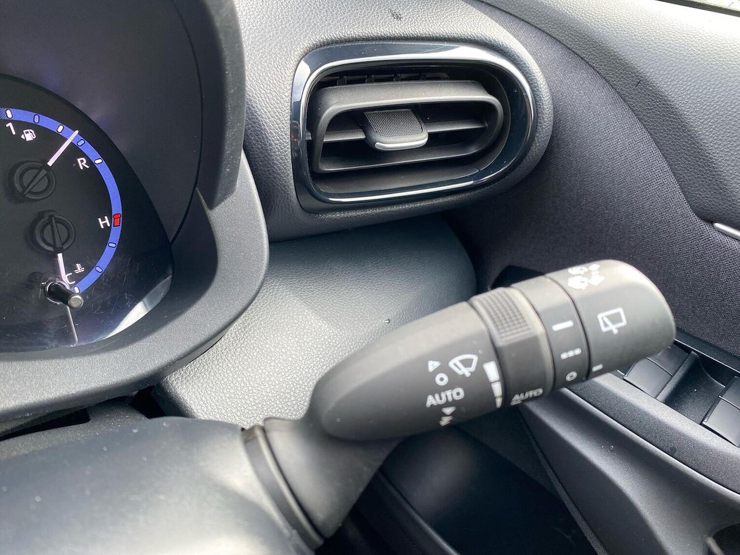 Used Toyota Yaris Cross 2023 for sale - 78192897: Photo 28