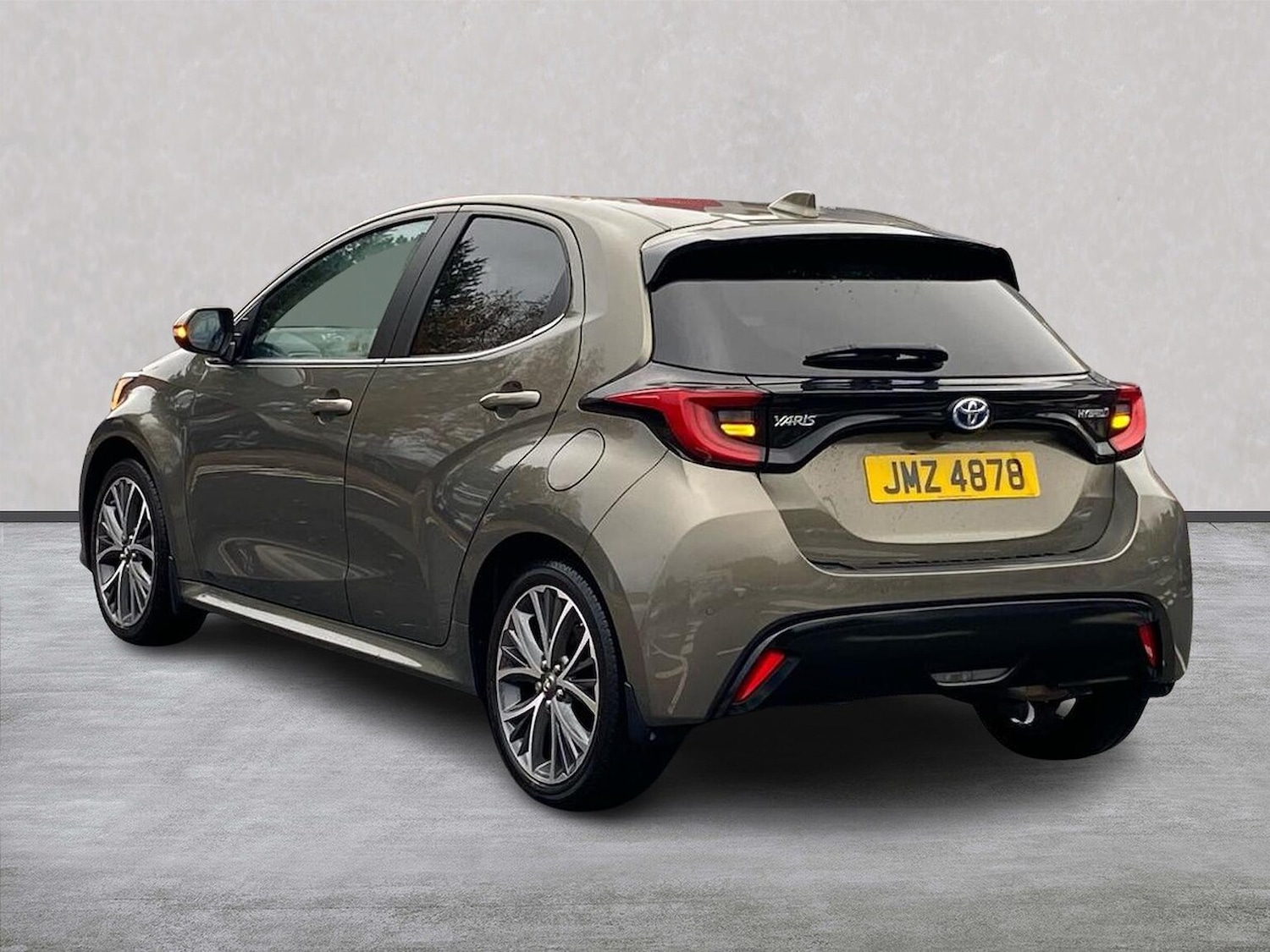 Used Toyota Yaris 2022 for sale - 76541846: Photo 2