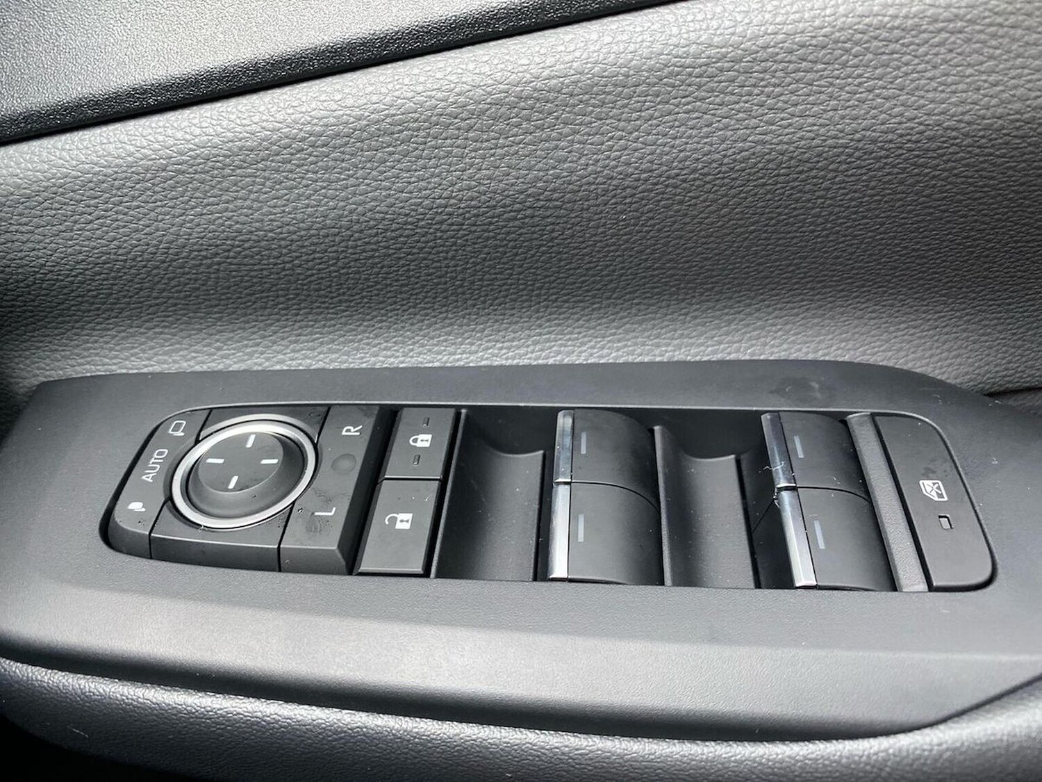 Used Toyota Prius 2025 for sale - 77487632: Photo 21