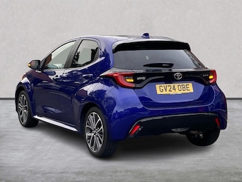 Used Toyota Yaris 2024 for sale - 76212046: Photo 2