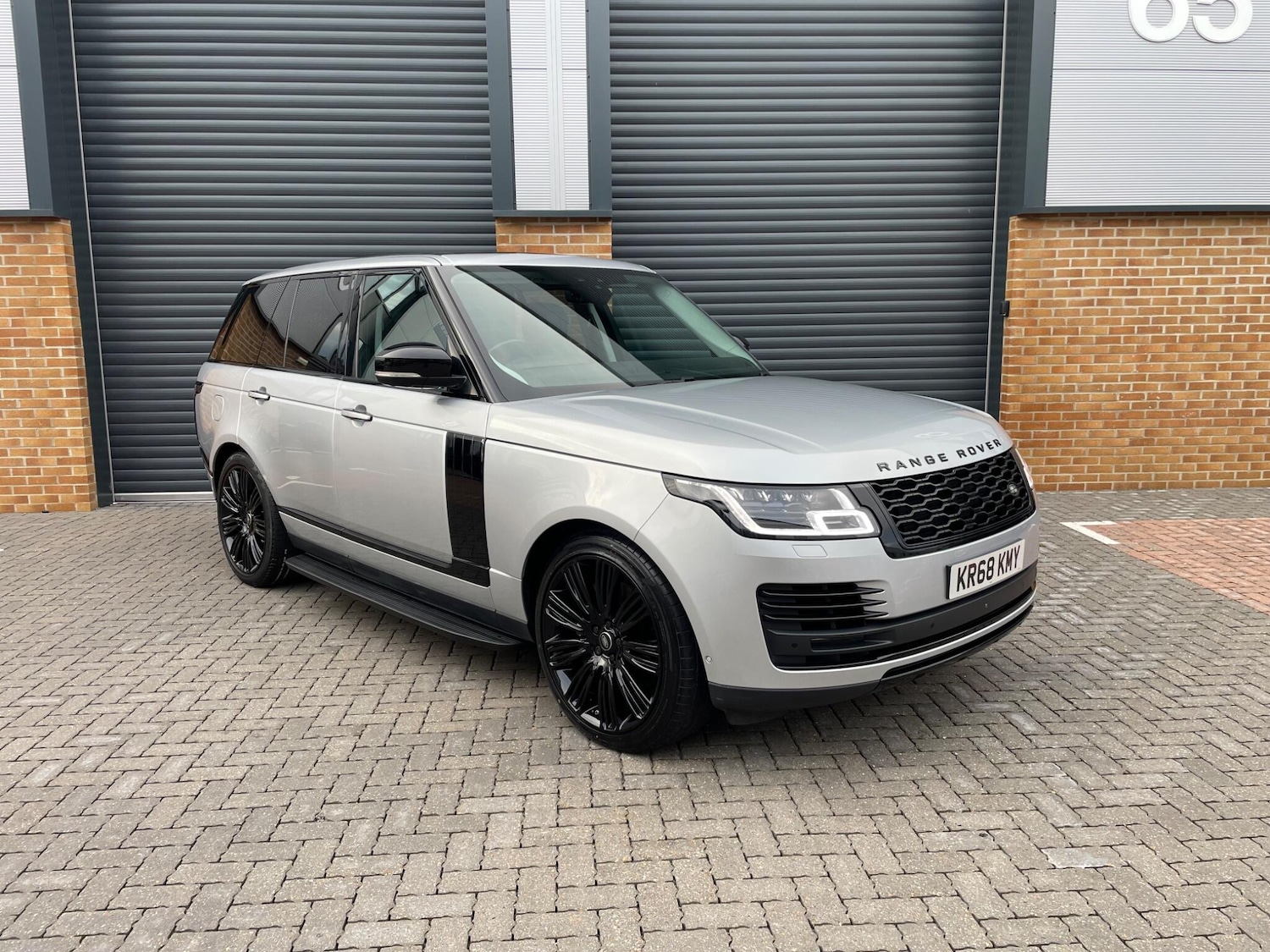 Used Land Rover Range Rover 2018 for sale - 76824025: Photo 1