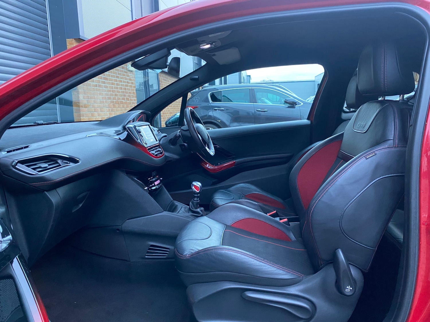 Used Peugeot 208 2013 for sale - 77033145: Photo 10