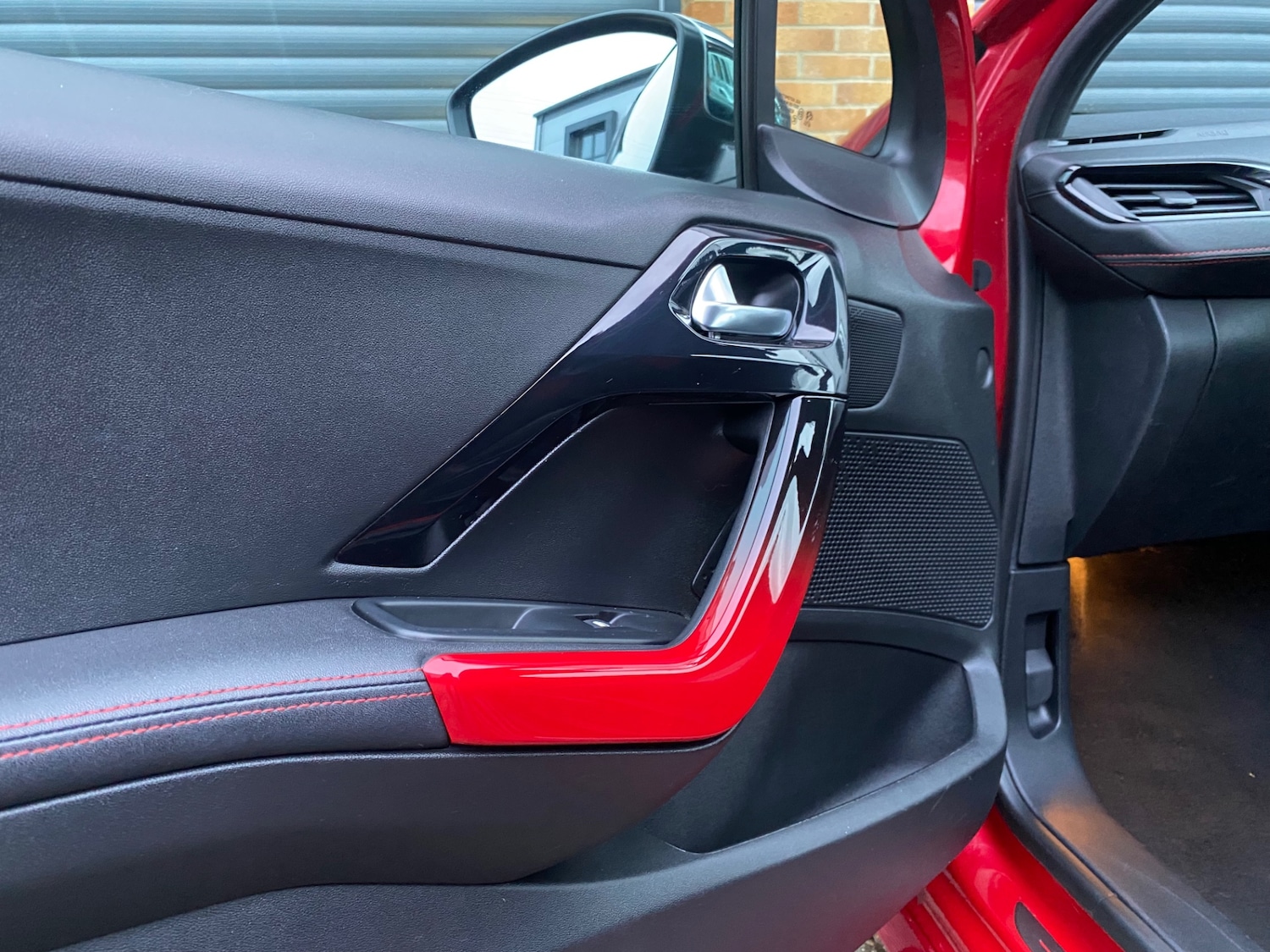 Used Peugeot 208 2013 for sale - 77033145: Photo 8