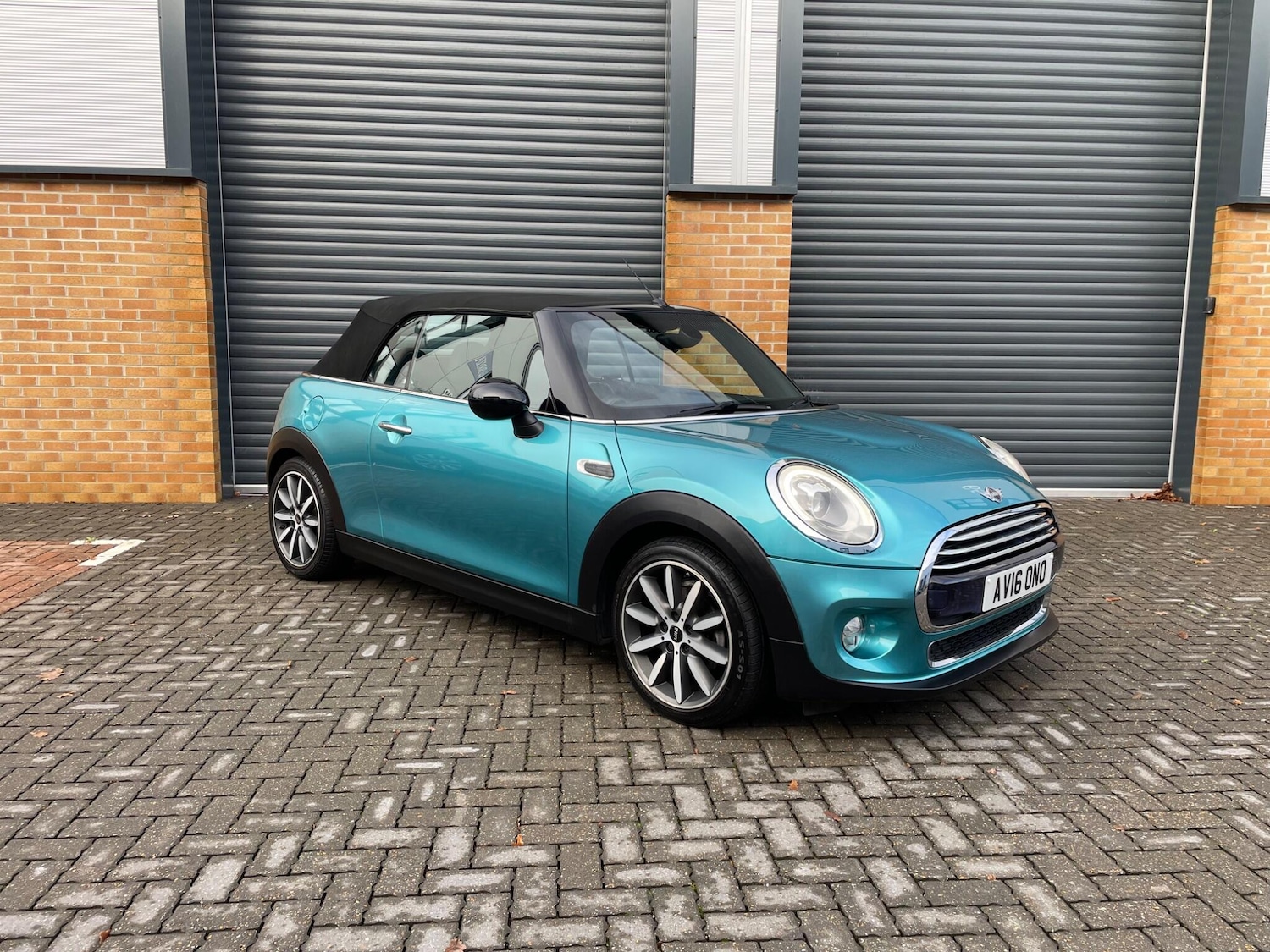 Used MINI Convertible 2016 for sale - 76825134: Photo 1