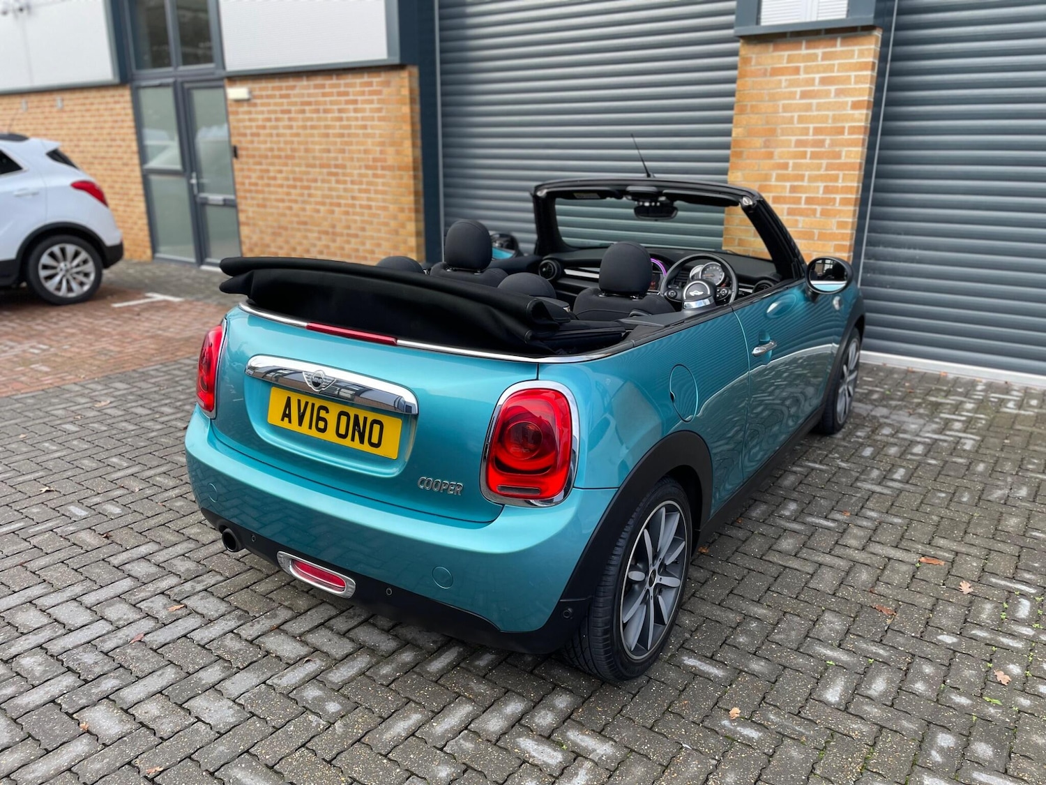 Used MINI Convertible 2016 for sale - 76825134: Photo 25