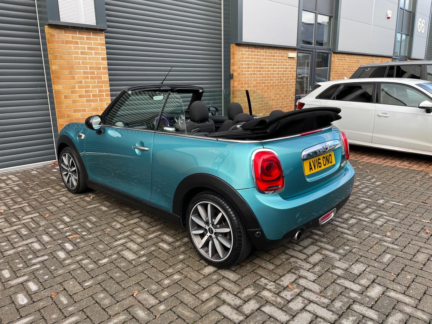 Used MINI Convertible 2016 for sale - 76825134: Photo 27