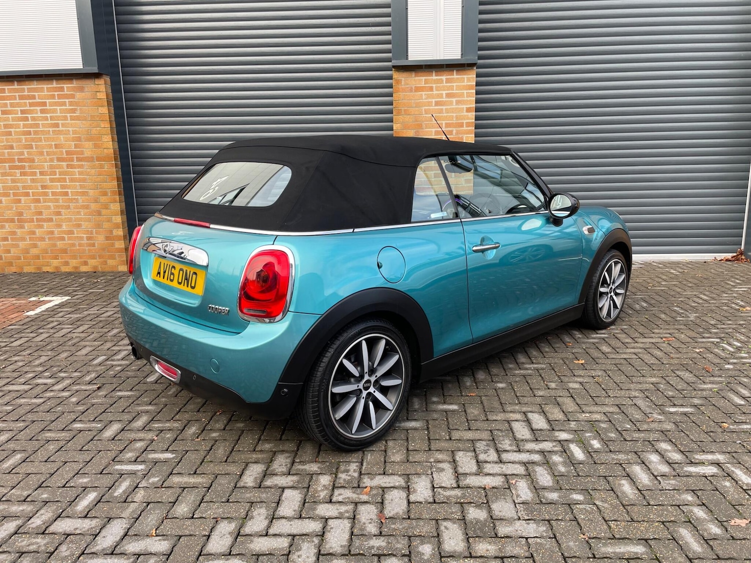 Used MINI Convertible 2016 for sale - 76825134: Photo 5