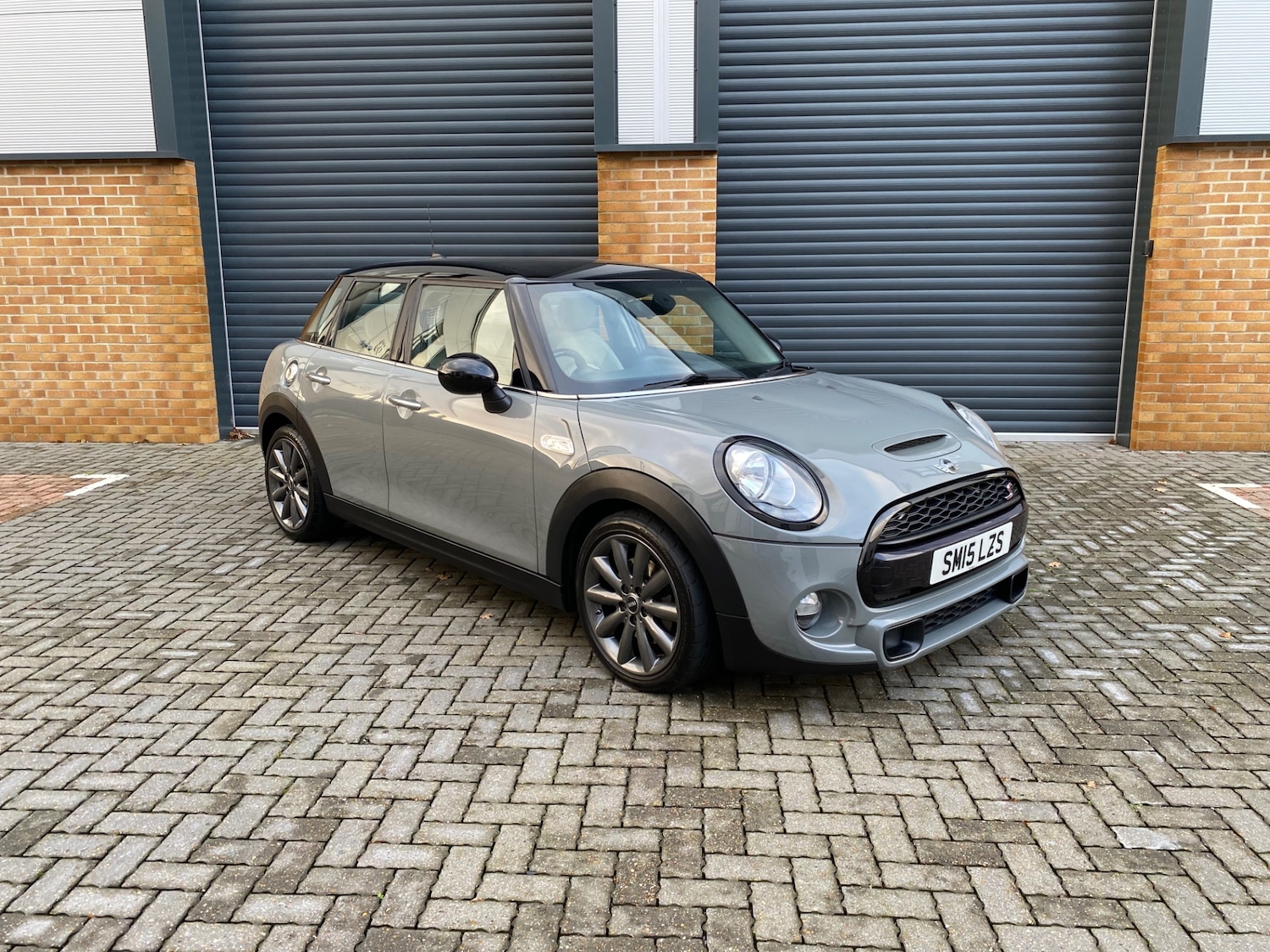Used MINI Hatch 2015 for sale - 76859281: Photo 1