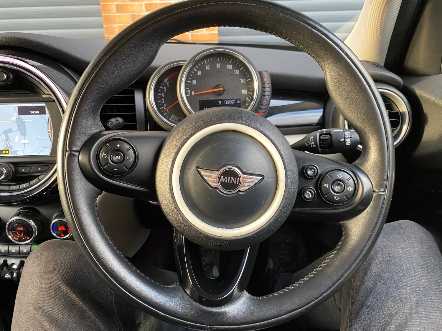 Used MINI Hatch 2015 for sale - 76859281: Photo 32