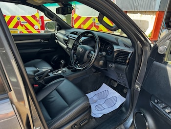 Used Toyota Hilux 2023 for sale - 78531490: Photo