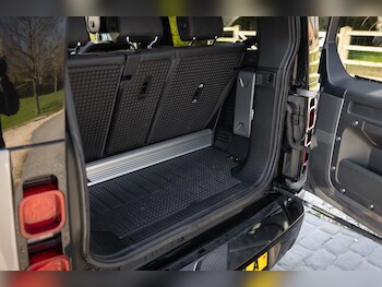 Used Land Rover Defender 2021 for sale - 78356803: Photo