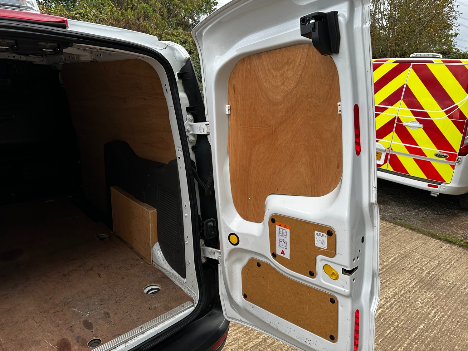 Used Ford Transit Connect 2021 for sale - 76192235: Photo 32