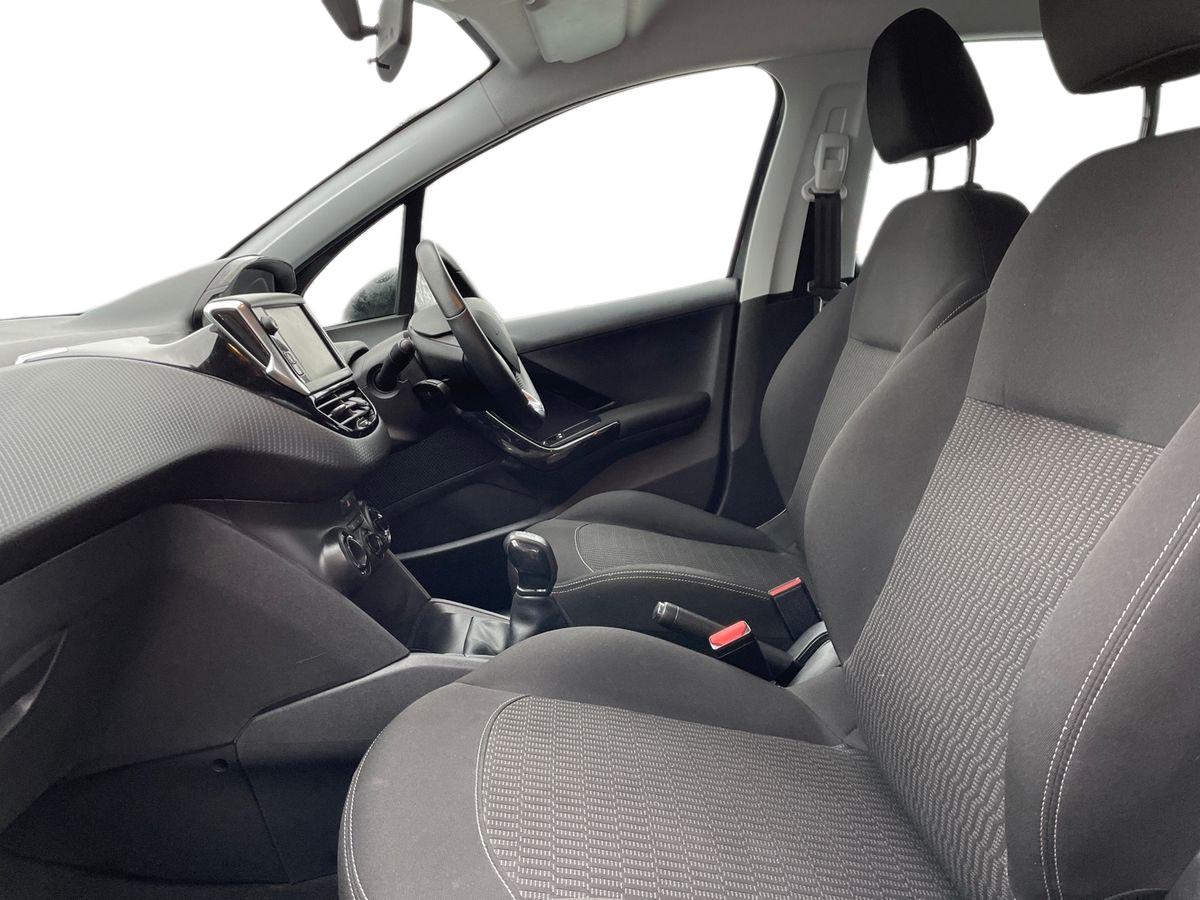 Used Peugeot 208 2017 for sale - 77002473: Photo 10