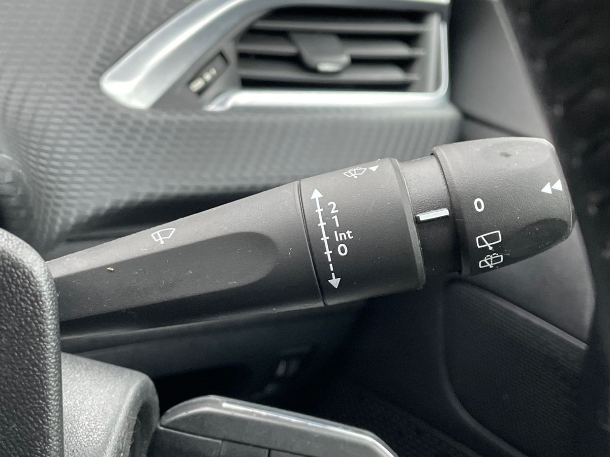 Used Peugeot 208 2017 for sale - 77002473: Photo 23