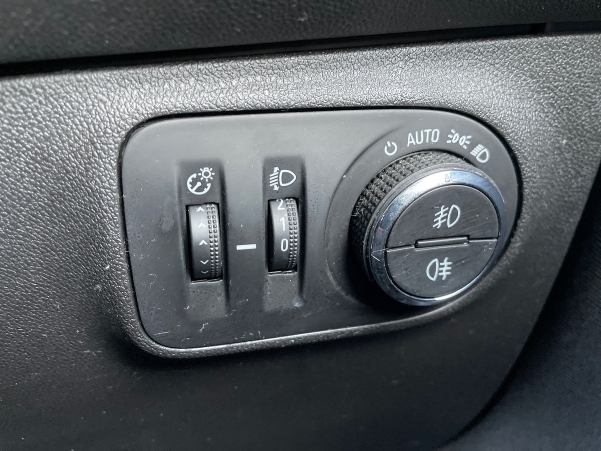 Used Vauxhall Corsa 2018 for sale - 77269271: Photo 25