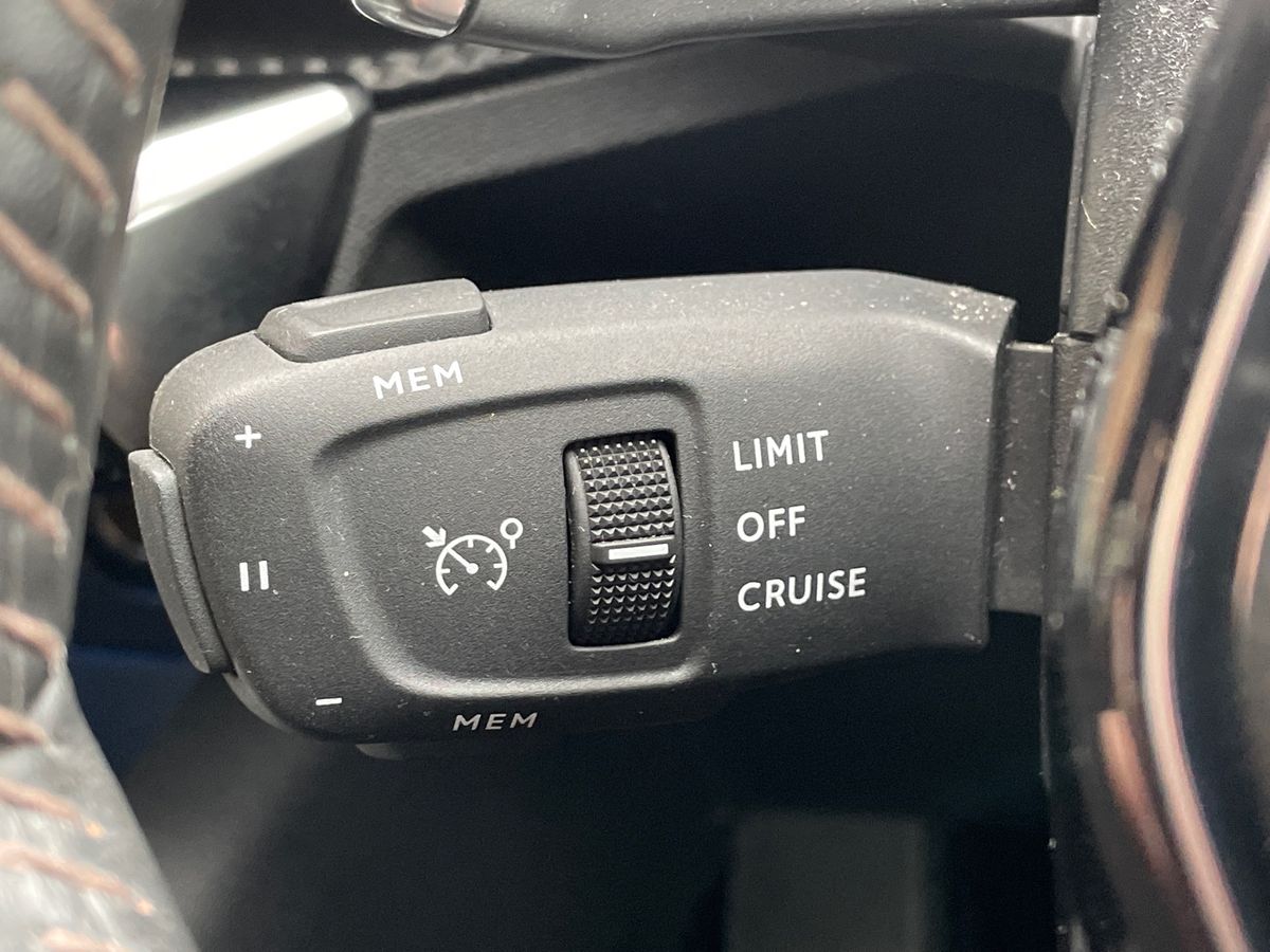 Used Peugeot 5008 2023 for sale - 77002452: Photo 25