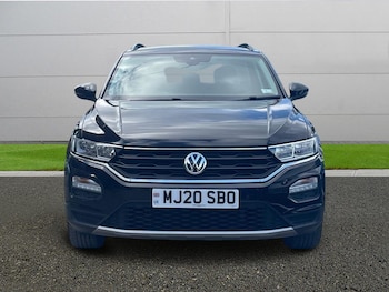 Used Volkswagen T-Roc 2020 for sale - 77841532: Photo