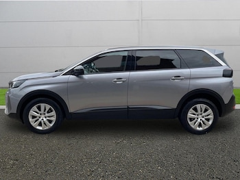 Used Peugeot 5008 2023 for sale - 76730988: Photo