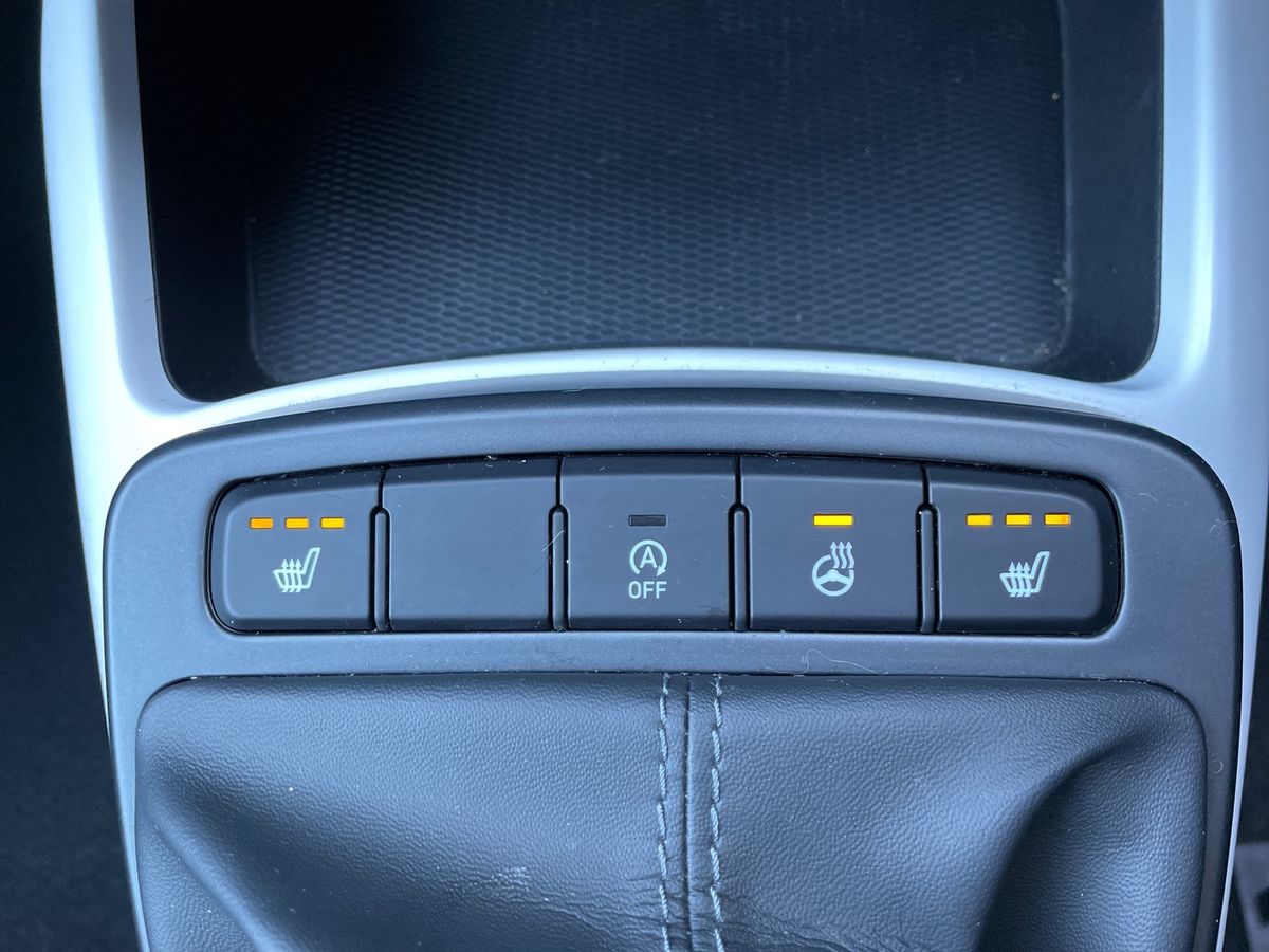 Used Hyundai i10 2022 for sale - 77082525: Photo 29