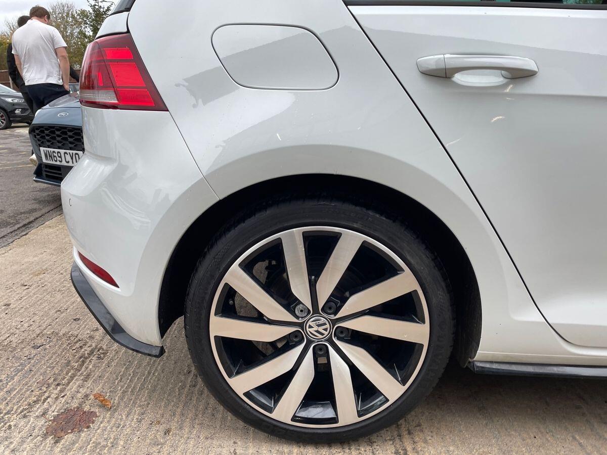 Used Volkswagen Golf 2019 for sale - 76731001: Photo 9