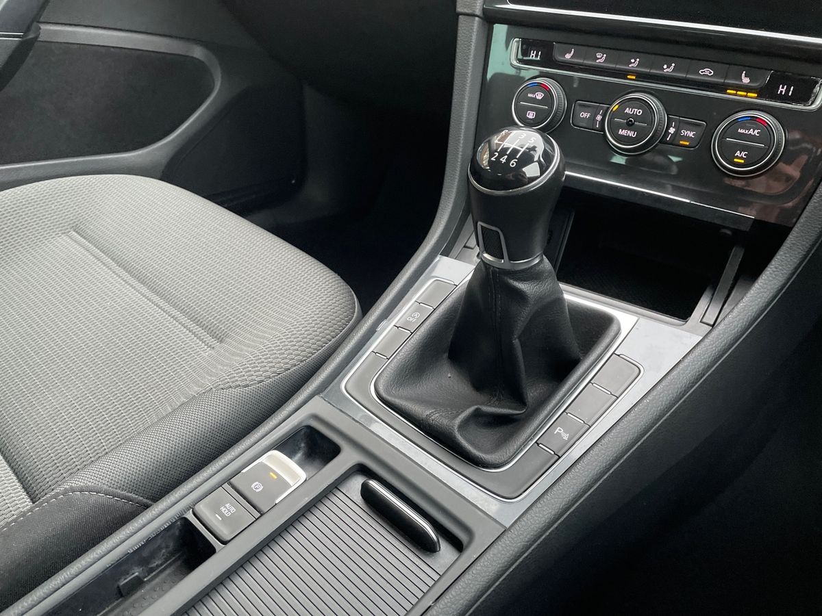 Used Volkswagen Golf 2019 for sale - 77600405: Photo 19