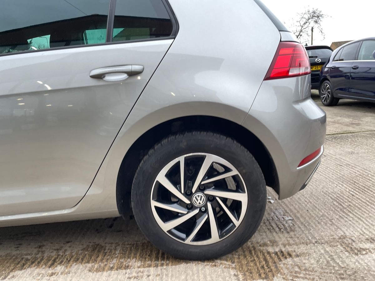 Used Volkswagen Golf 2019 for sale - 77600405: Photo 9