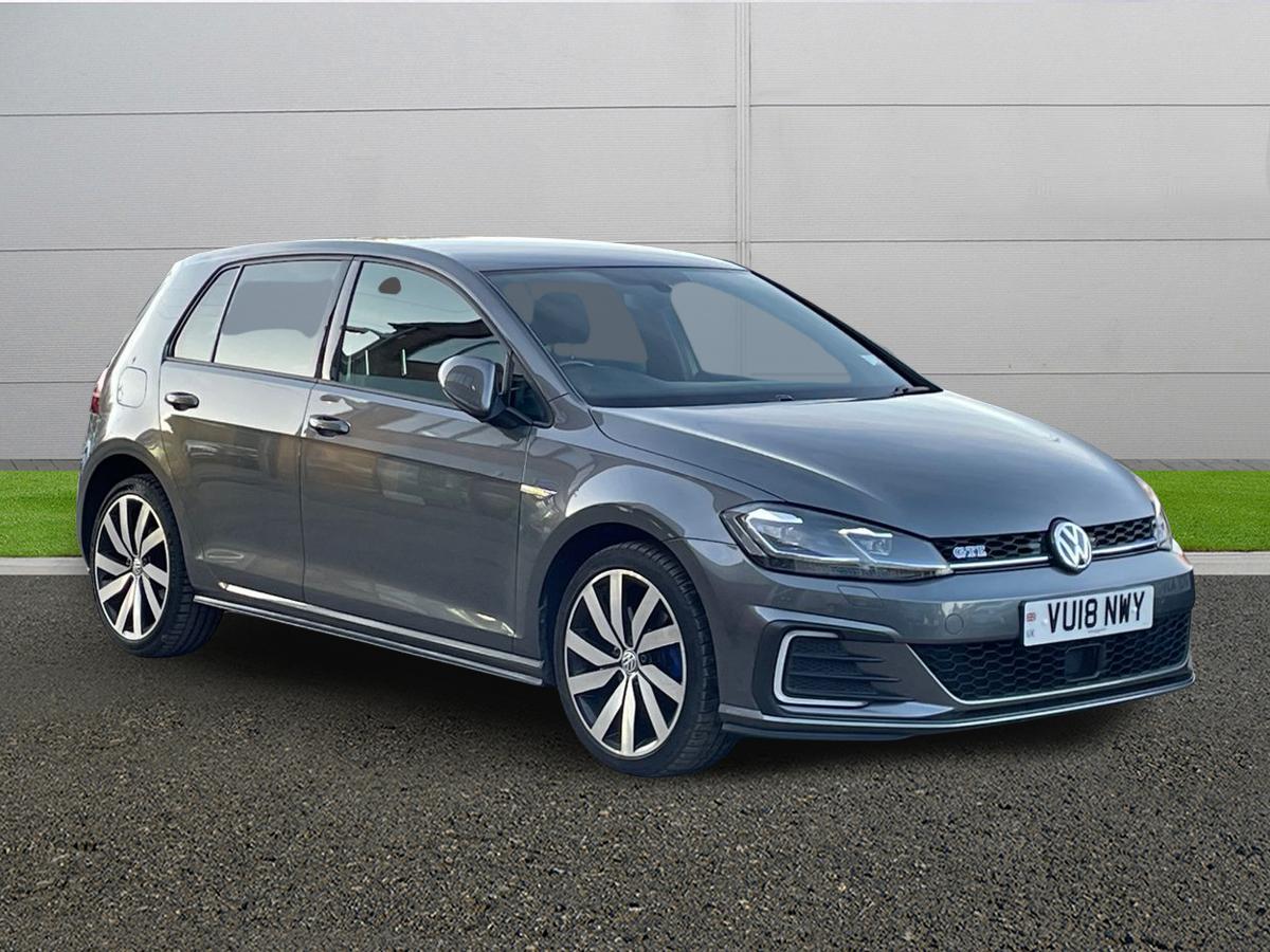 Used Volkswagen Golf 2018 for sale - 77660400: Photo 1